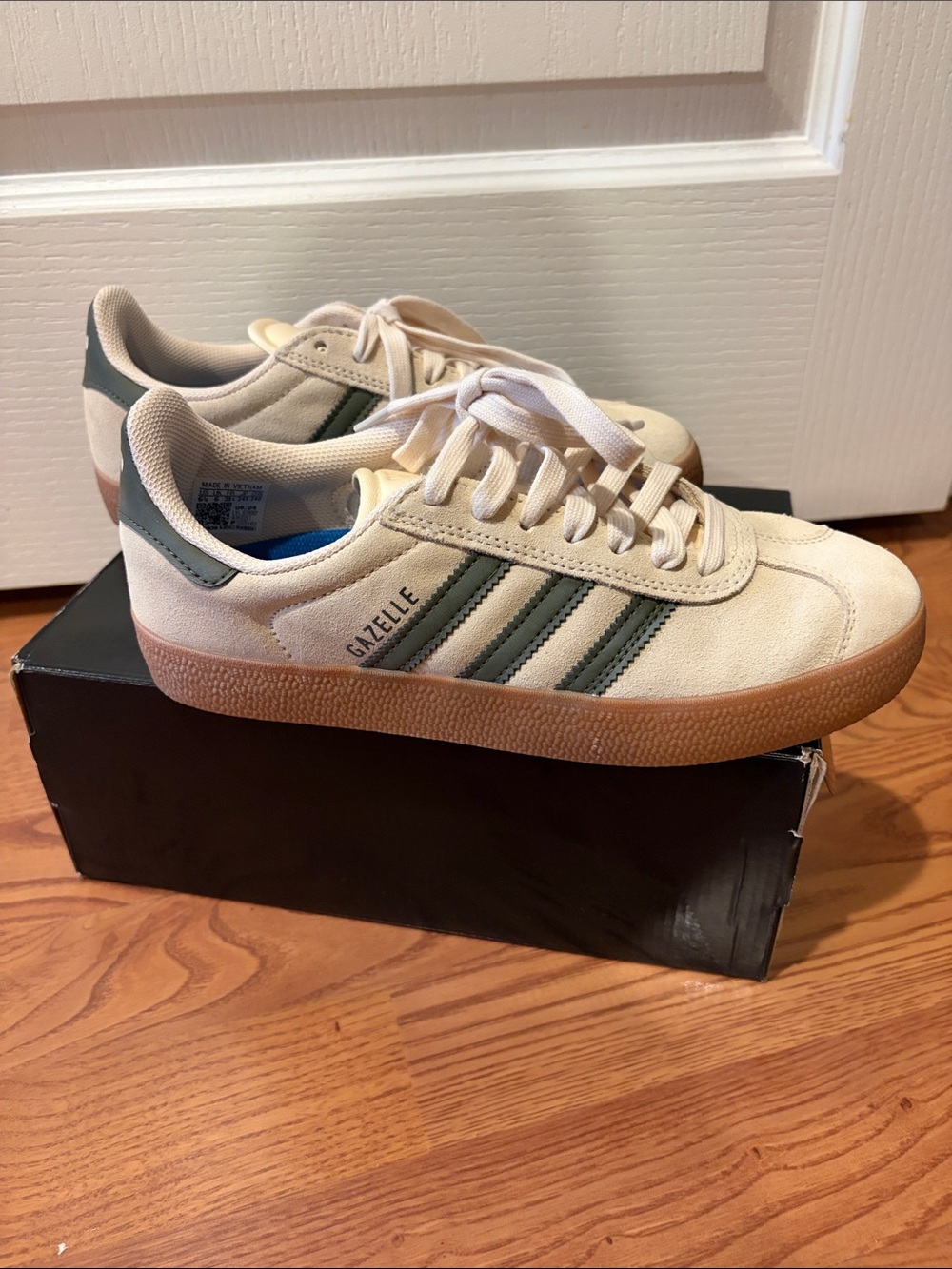 Adidas Gazelle Sneakers - Picture 3 of 5